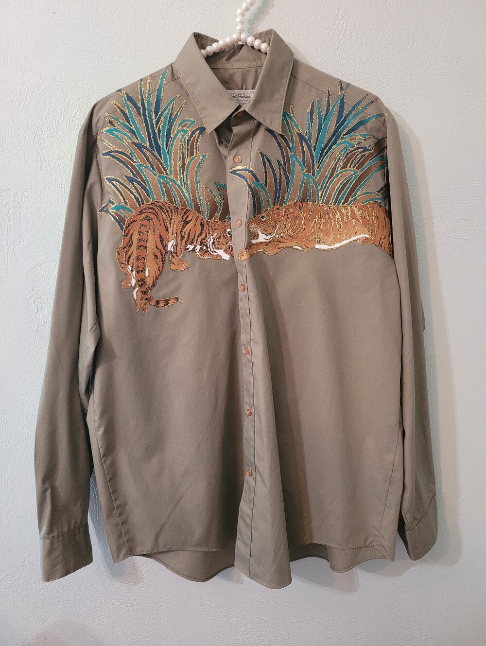 Unique Vintage Men's Embroired Tigers Shirt Size 15 1/2